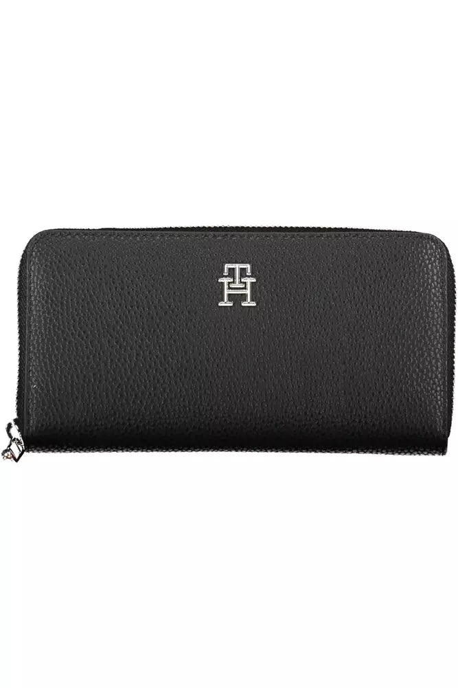 Tommy Hilfiger Elegant Black Wallet with Chic Compartments